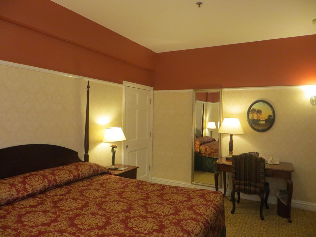 Carleton Of Oak Park Hotel Exterior foto