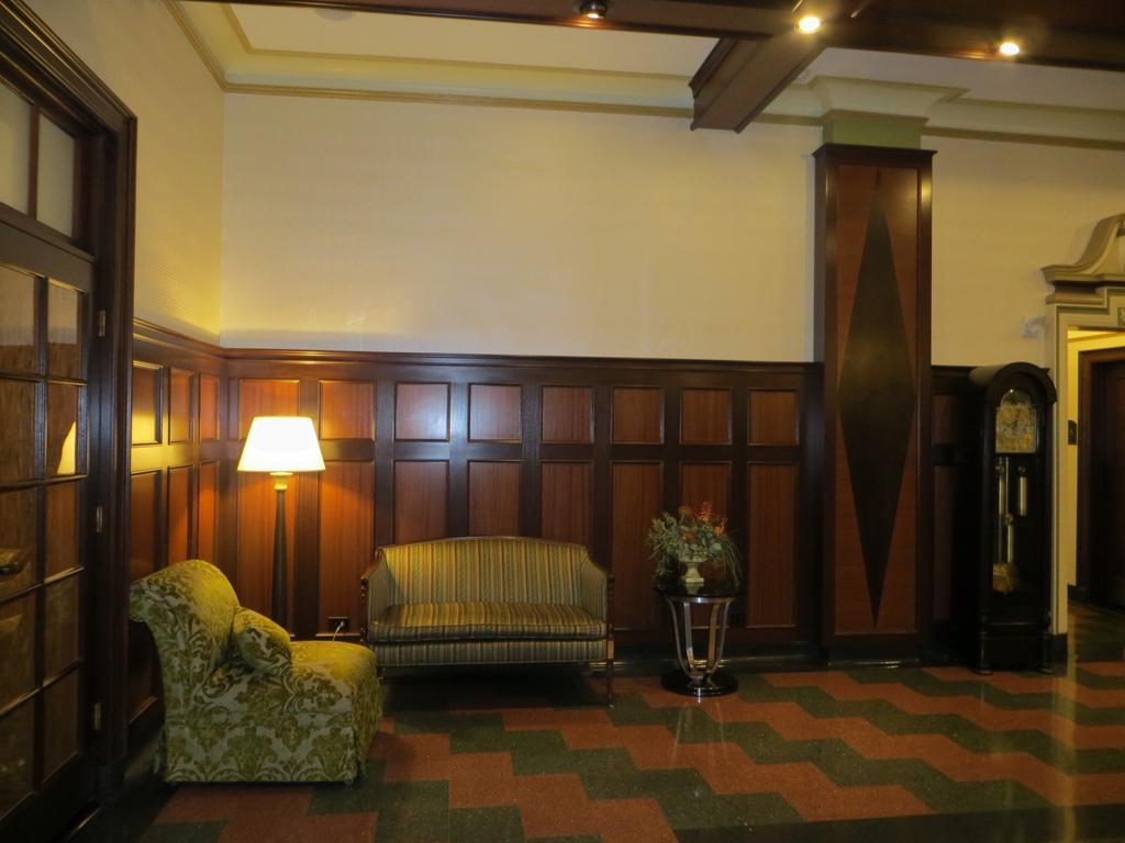 Carleton Of Oak Park Hotel Exterior foto